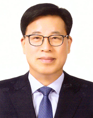 총동문회장 김 연 식